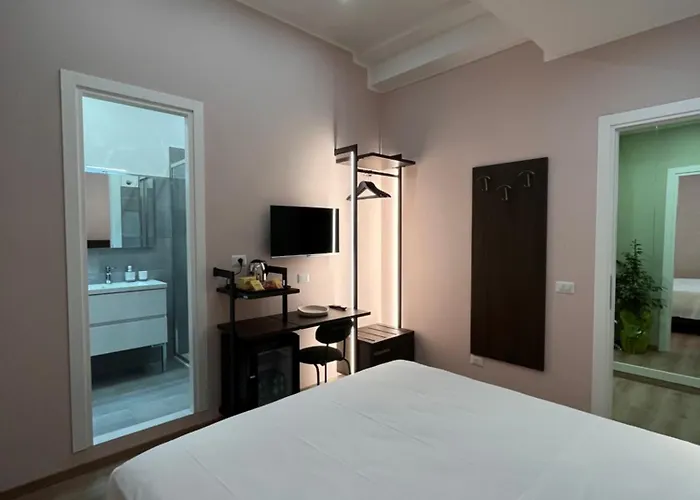 Colosseum Deluxe Guest house