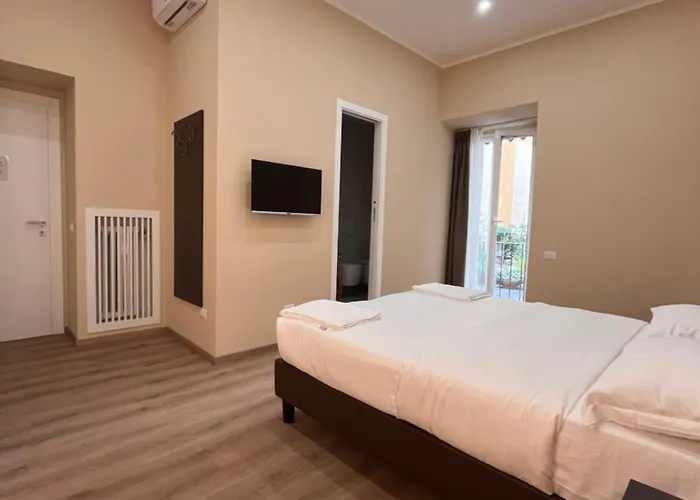 Colosseum Deluxe Guest house