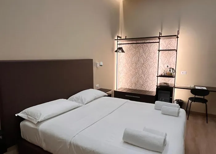 Colosseum Deluxe Guest house 4*