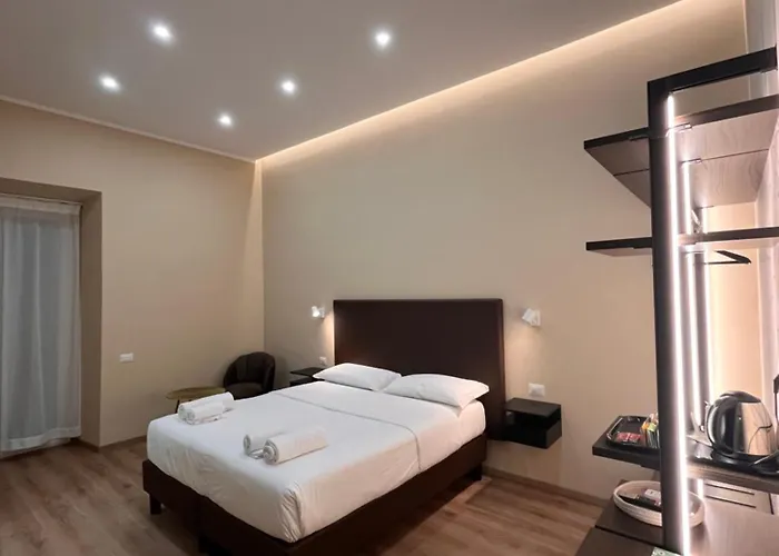Colosseum Deluxe Guest house